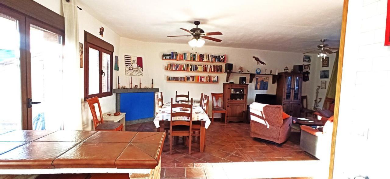 Villa La Higuera De Gredos à Higuera de las Dueñas Extérieur photo