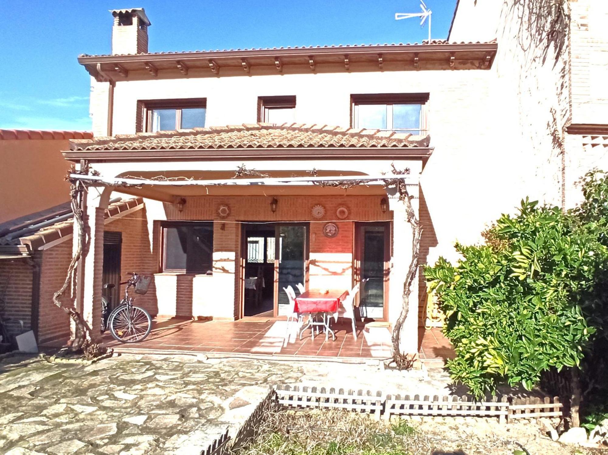 Villa La Higuera De Gredos à Higuera de las Dueñas Extérieur photo
